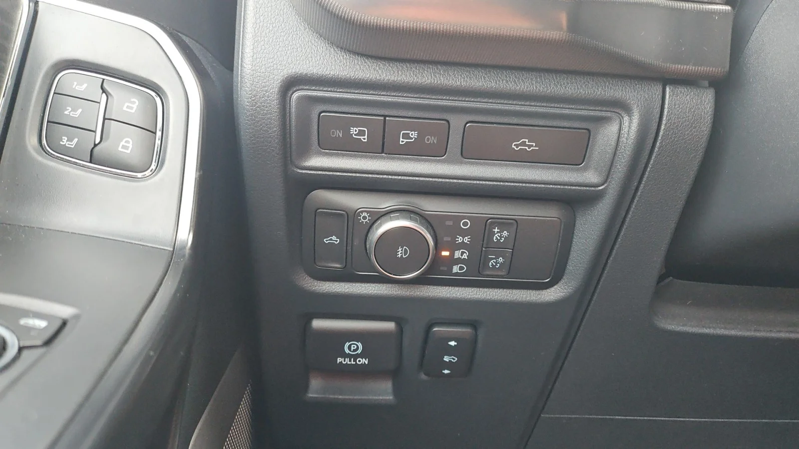 Used 2022 White Ford Platinum 4WD image 20