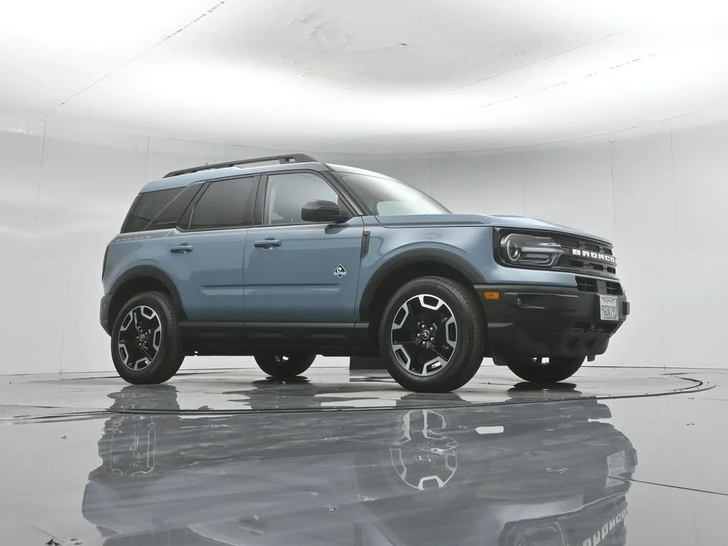 Used 2023  Ford Outer Banks image 3