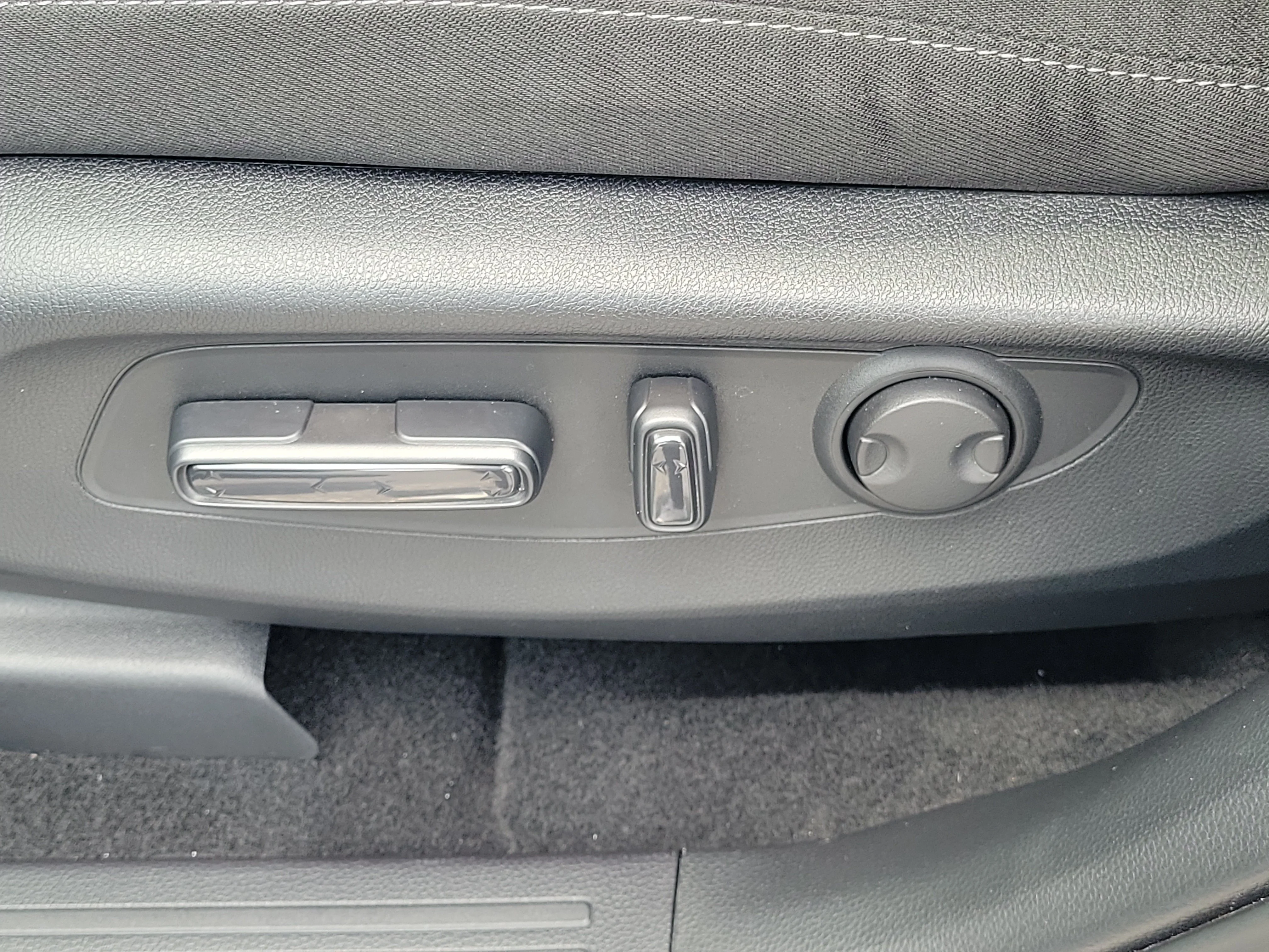 2025 Honda CR-V EX - Photo 18