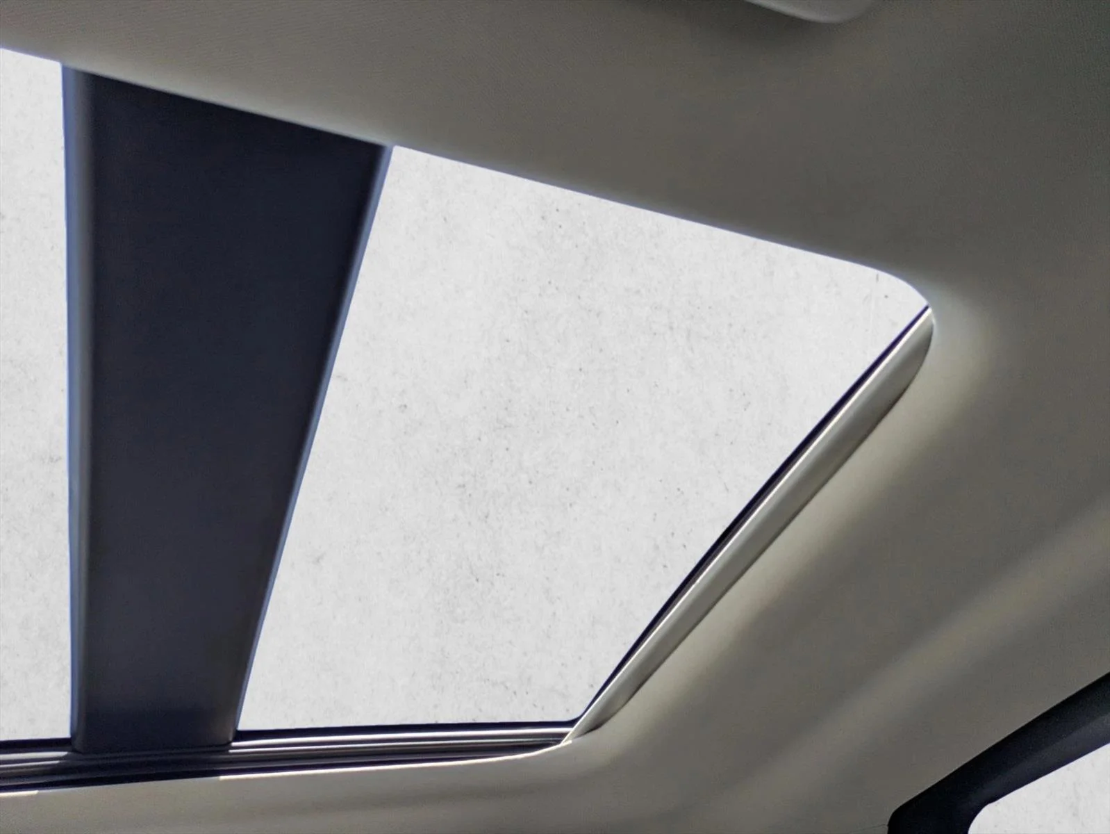 Used 2021 Star White Metallic Tri-Coat Ford Titanium image 19