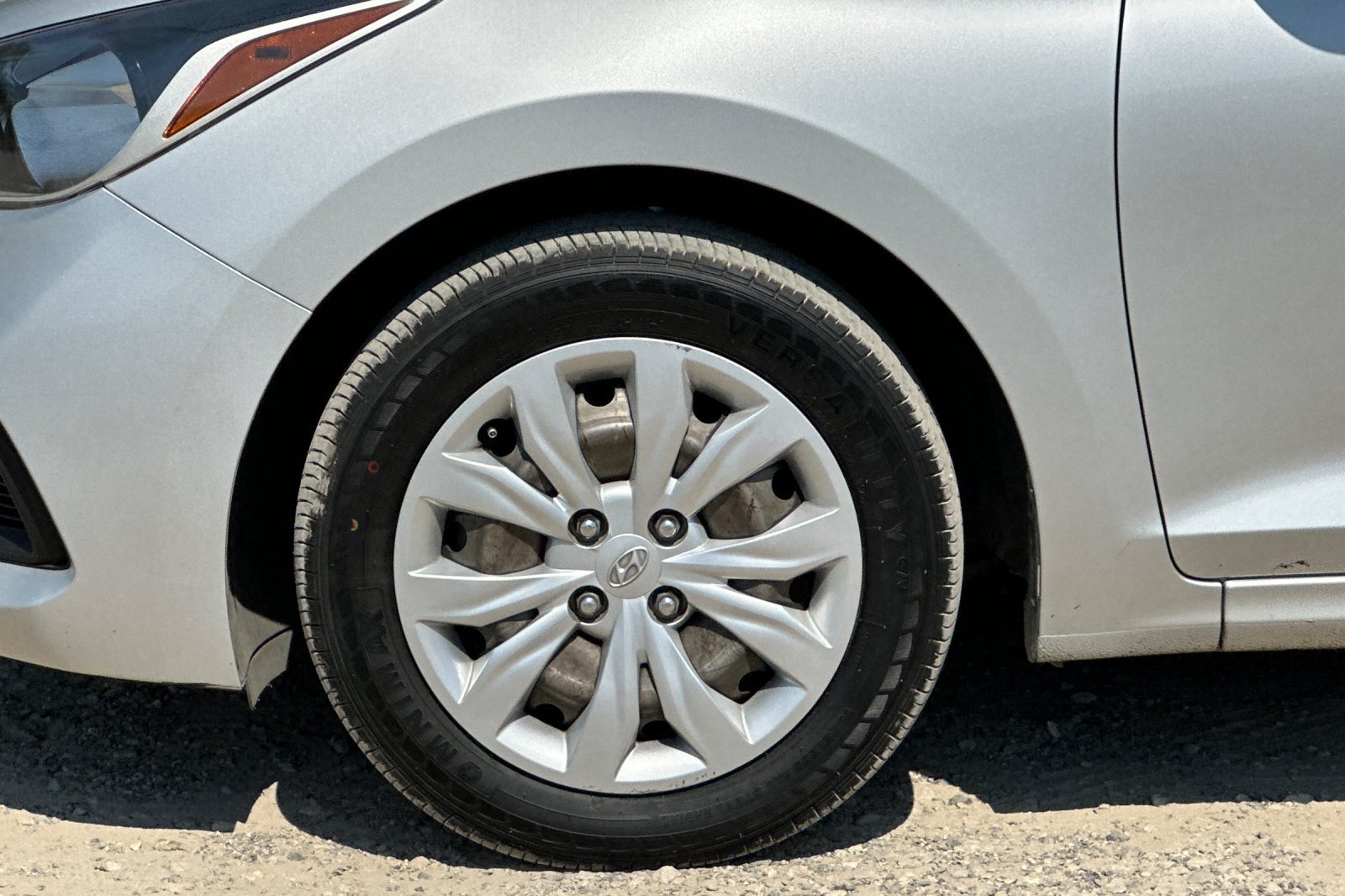 Used 2022 Olympus Silver Hyundai SE image 24