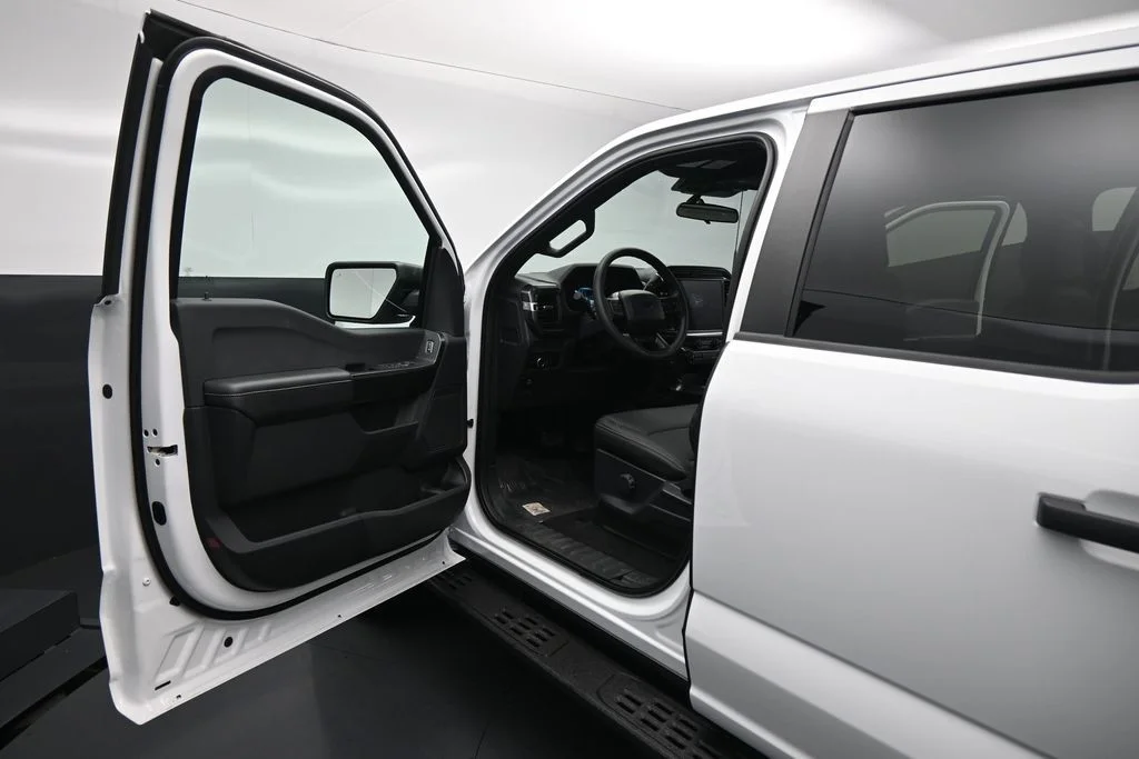 New 2026 Oxford White Ford STX image 8