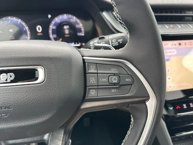 New 2026 Baltic Gray Metallic Clear-Coat Exterior Paint Jeep Laredo Altitude image 22