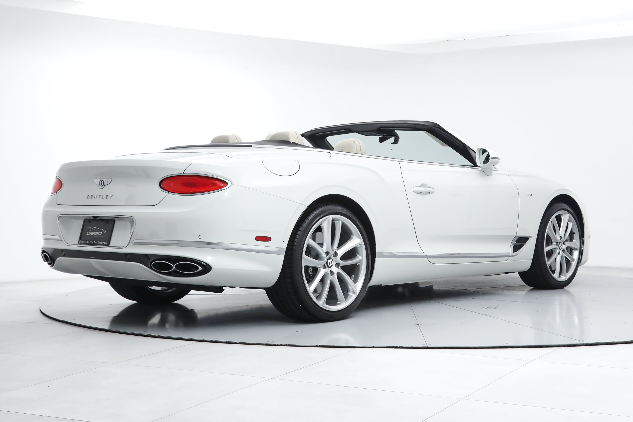 Used 2022 White Bentley GT V8 Convertible image 6