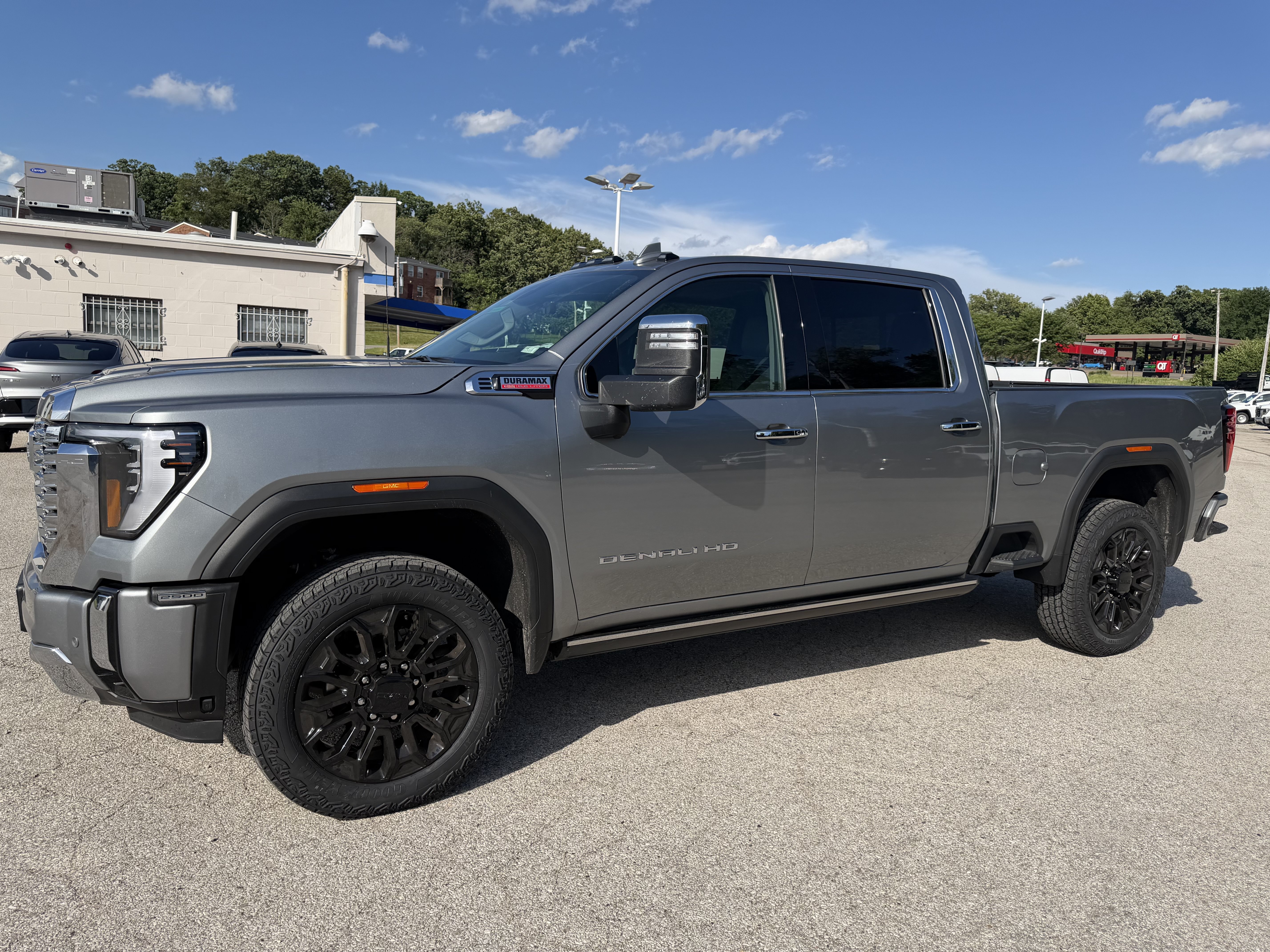 Used 2024 Sterling Metallic GMC Denali image 3