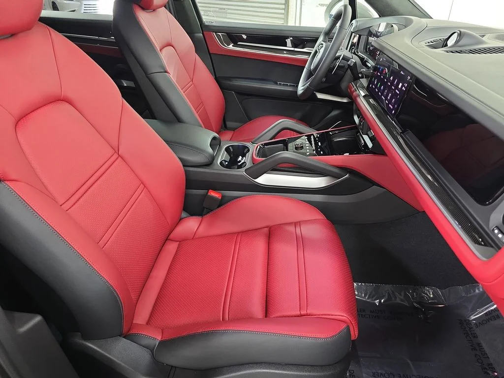 2025 Porsche Cayenne Turbo E-Hybrid - Photo 27