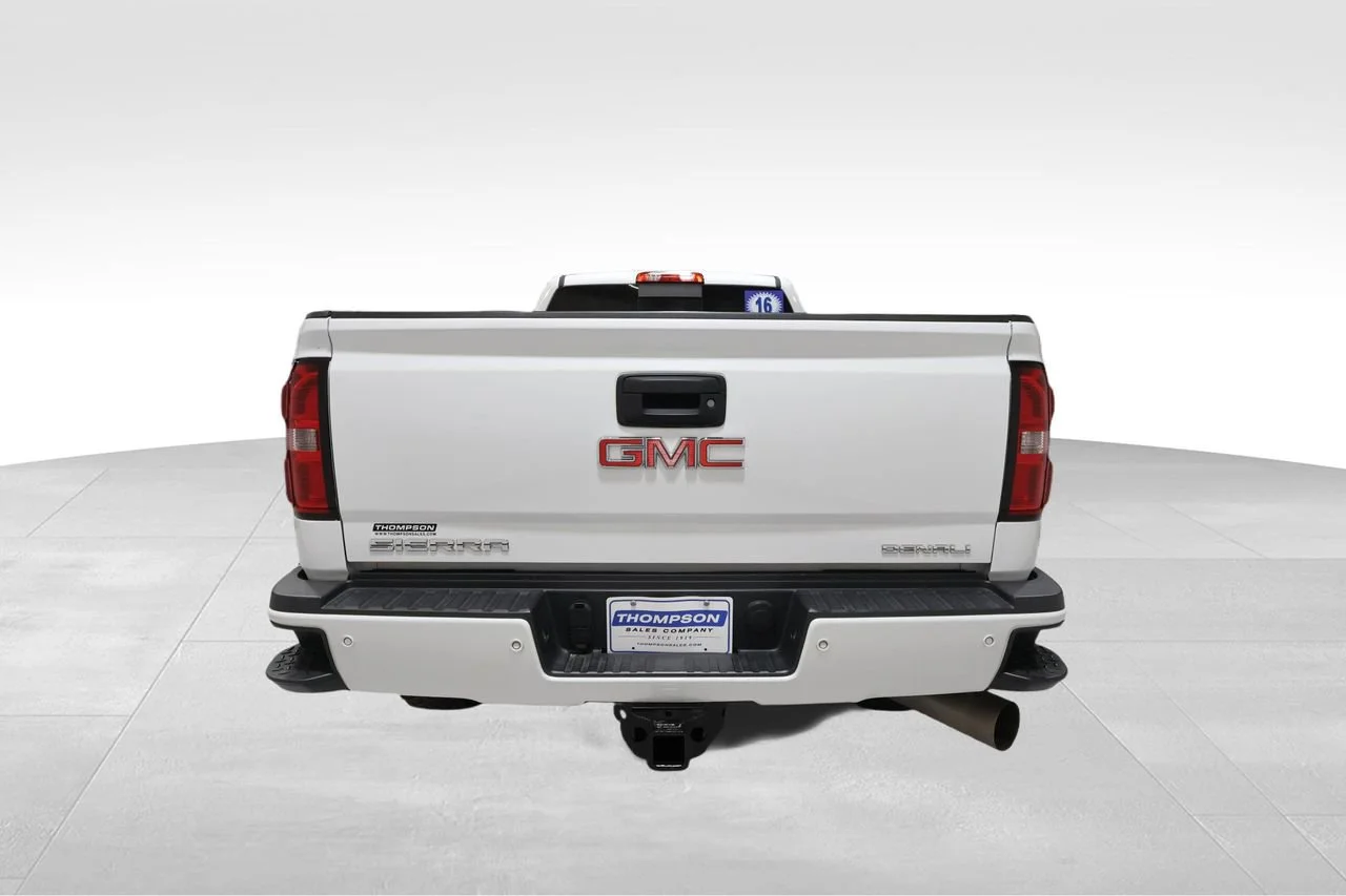 Used 2016 SUMMIT WHITE GMC Denali image 2
