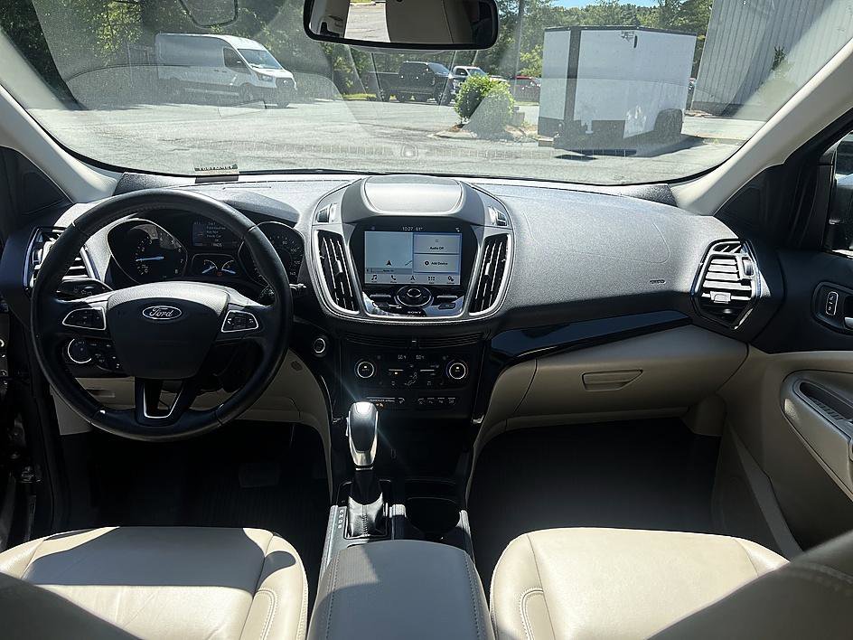 Used 2019 Magnetic Ford Titanium image 13