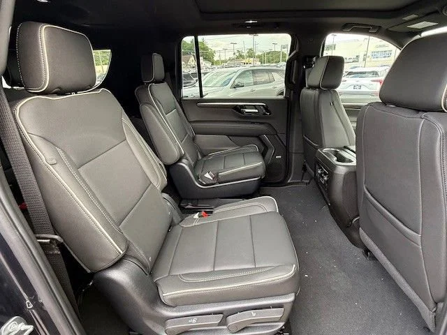 2025 Chevrolet Suburban Premier - Photo 16