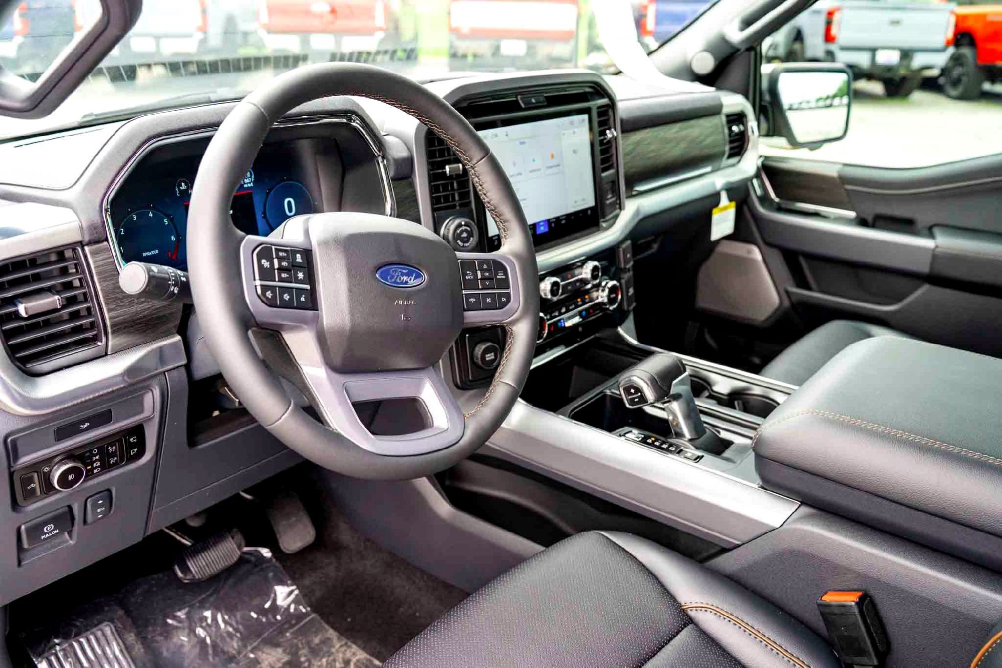 New 2026 Star White Metallic Tri-Coat Ford LARIAT image 10