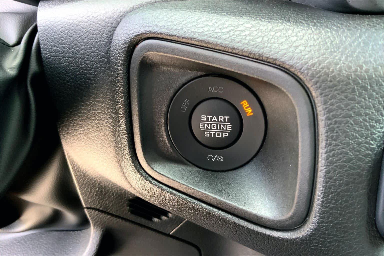 Used 2025 Anvil Clearcoat Jeep Sport S image 26