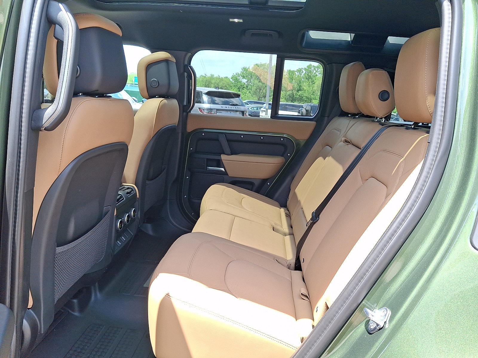 New 2026 Woolstone Green Land Rover P400 X-Dynamic SE image 5
