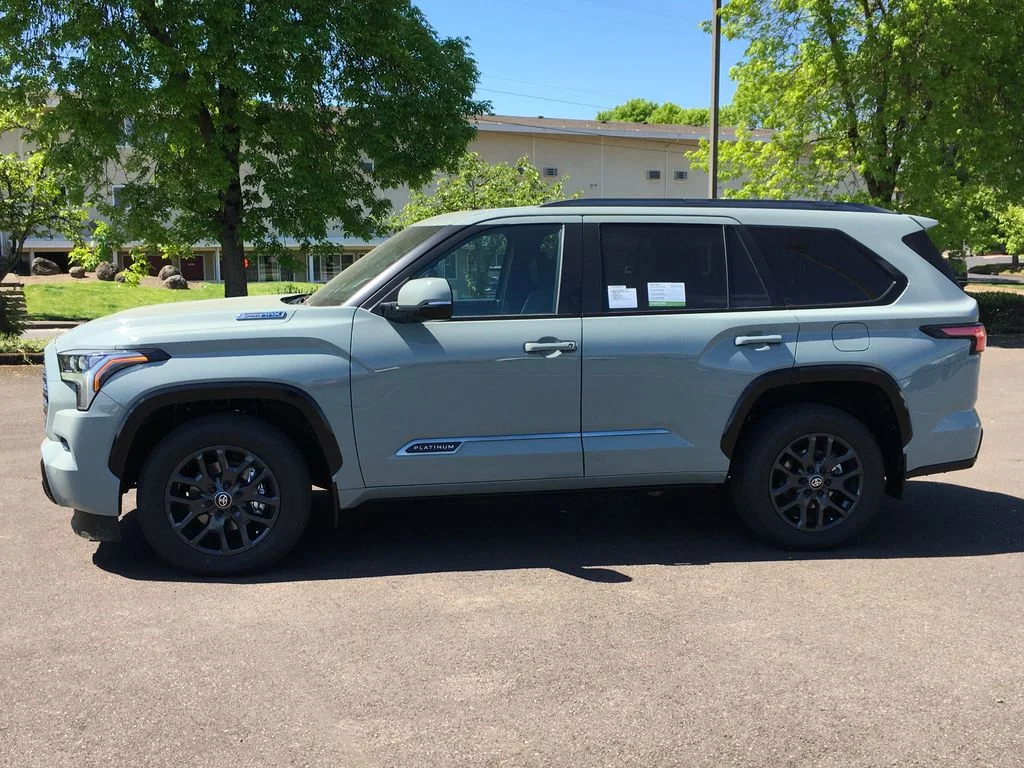 New 2026 Lunar Rock Toyota Platinum image 3