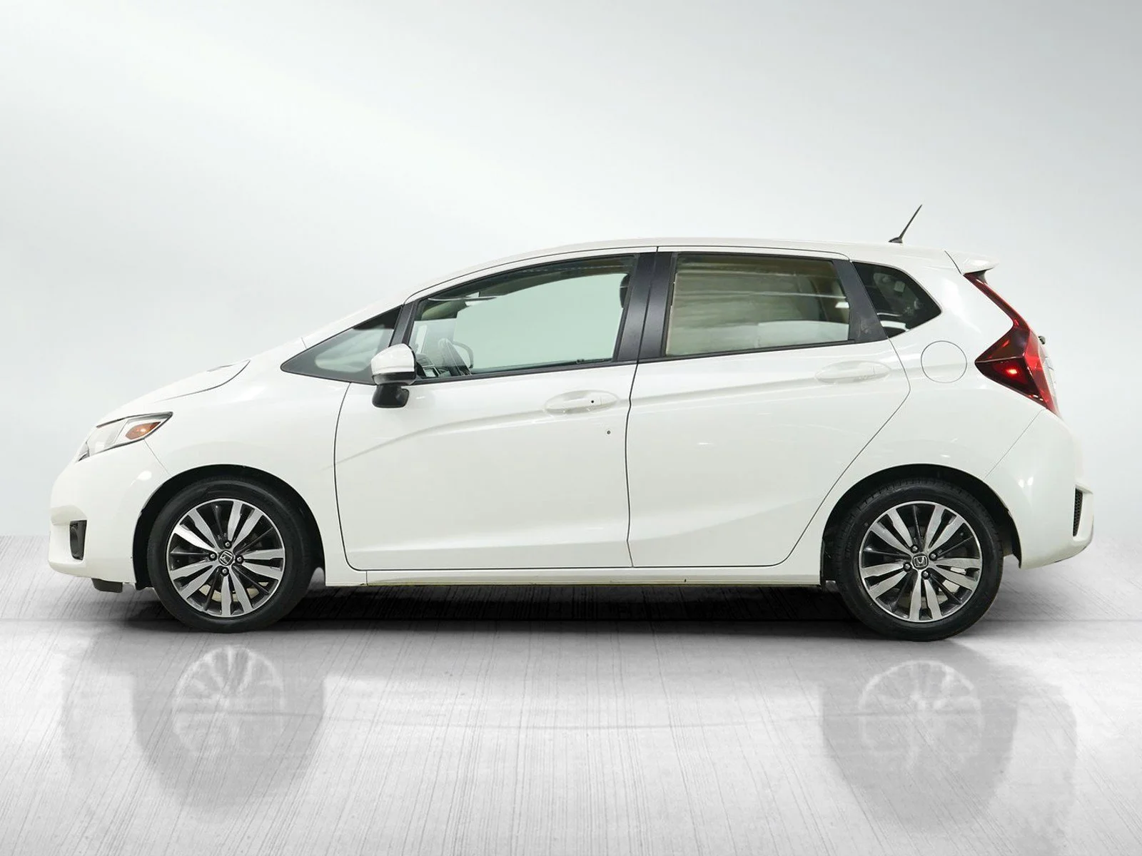 Used 2016 Honda Fit EX with VIN JHMGK5H70GS013951 for sale in Wayzata, Minnesota