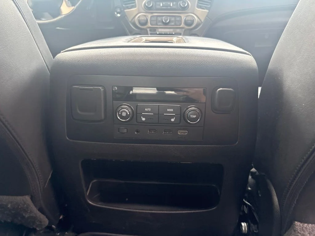Used 2017 White GMC Denali image 37