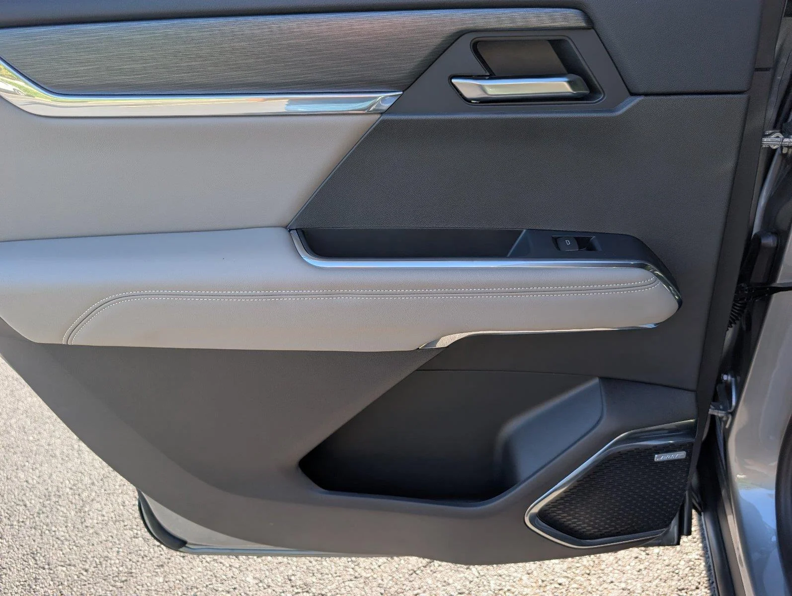 New 2027 Sterling Metallic GMC Elevation image 38