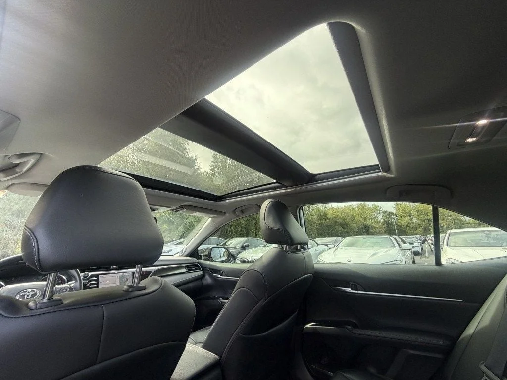 Used 2020 Wind Chill Pearl Toyota XSE Automatic w/ Navigation, Panoramic Roof & Two-Tone Roof image 27
