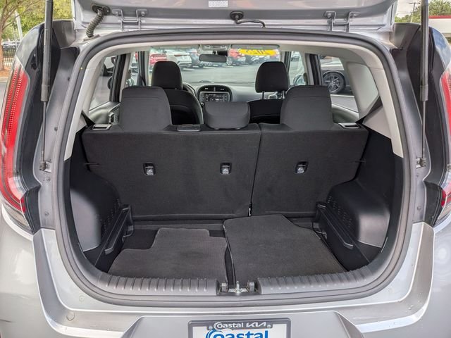 Certified Used 2025 Gray Kia LX image 31
