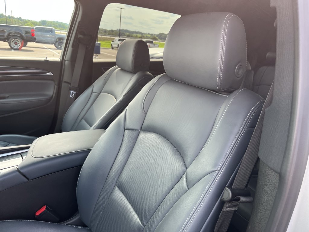 Used 2022 Silver Buick Essence image 12
