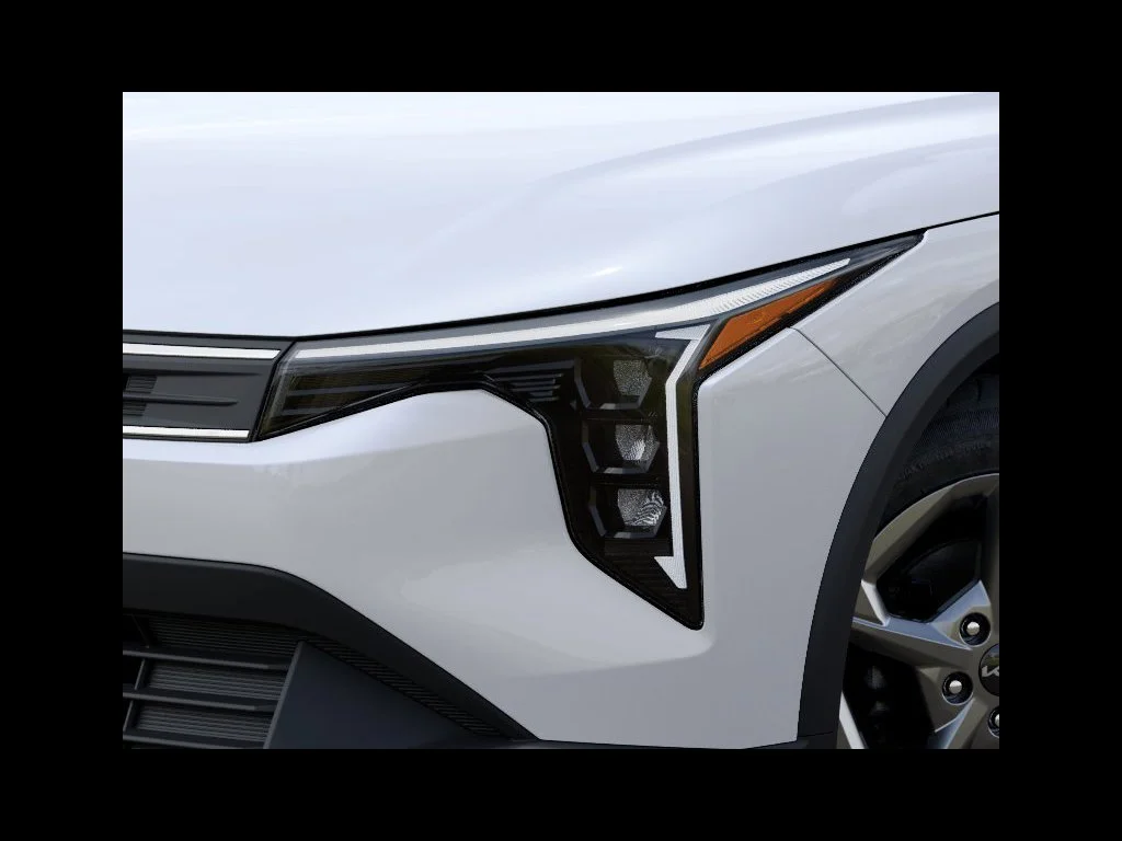 New 2027 Snow White Pearl Kia LXS image 58