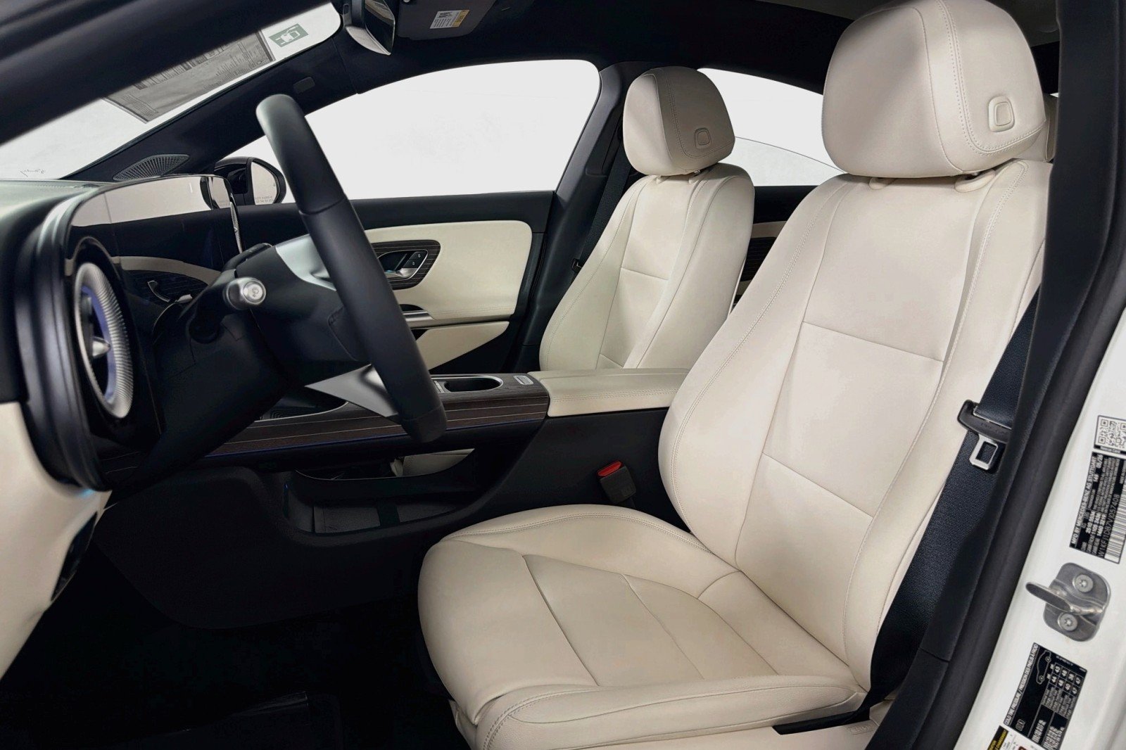 New 2027 Polar White Mercedes-Benz CLA 250+ Electric RWD image 18
