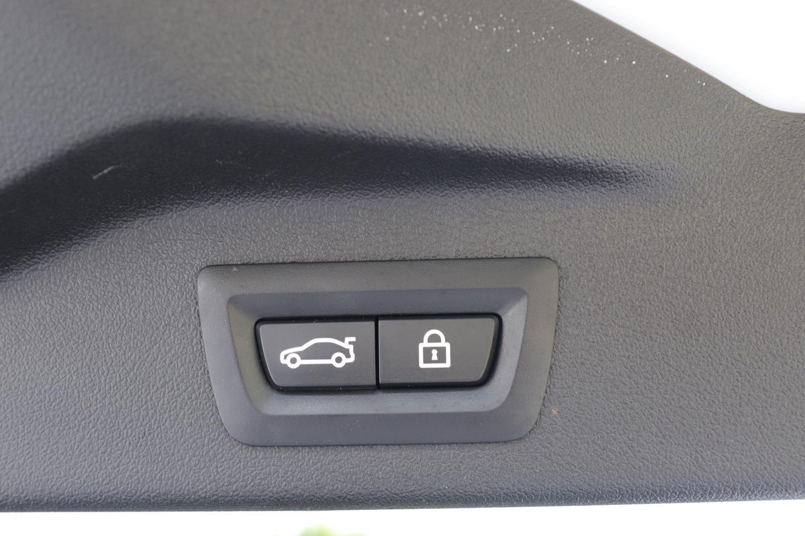 Used 2022 Alpine White BMW xDrive40i image 18