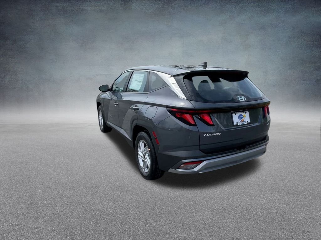 2025 Hyundai Tucson SE - Photo 18
