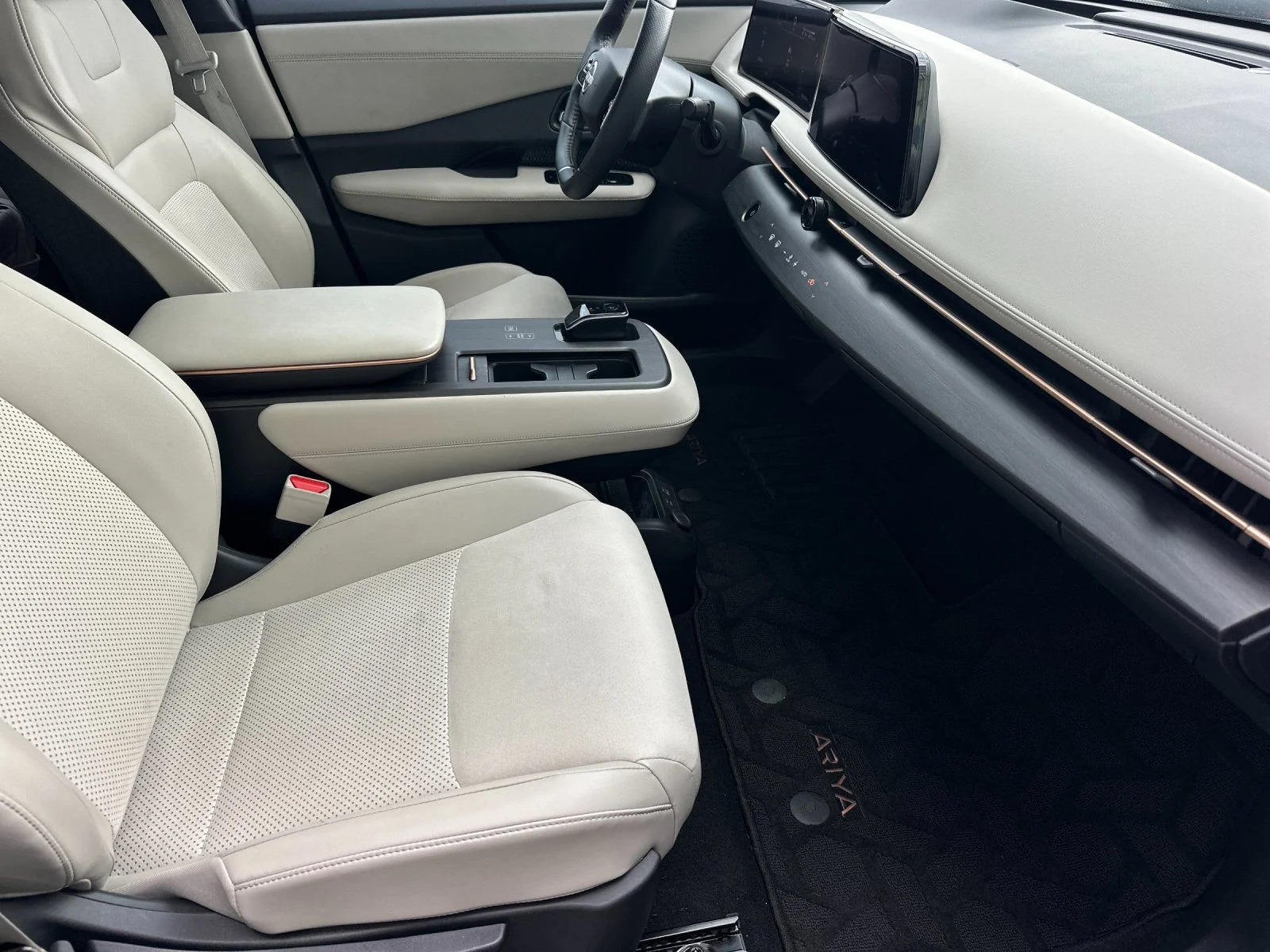 Used 2023 Black Diamond Pearl Nissan ENGAGE image 15