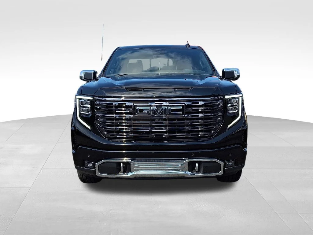 Used 2025 Onyx Black GMC Denali Ultimate image 2
