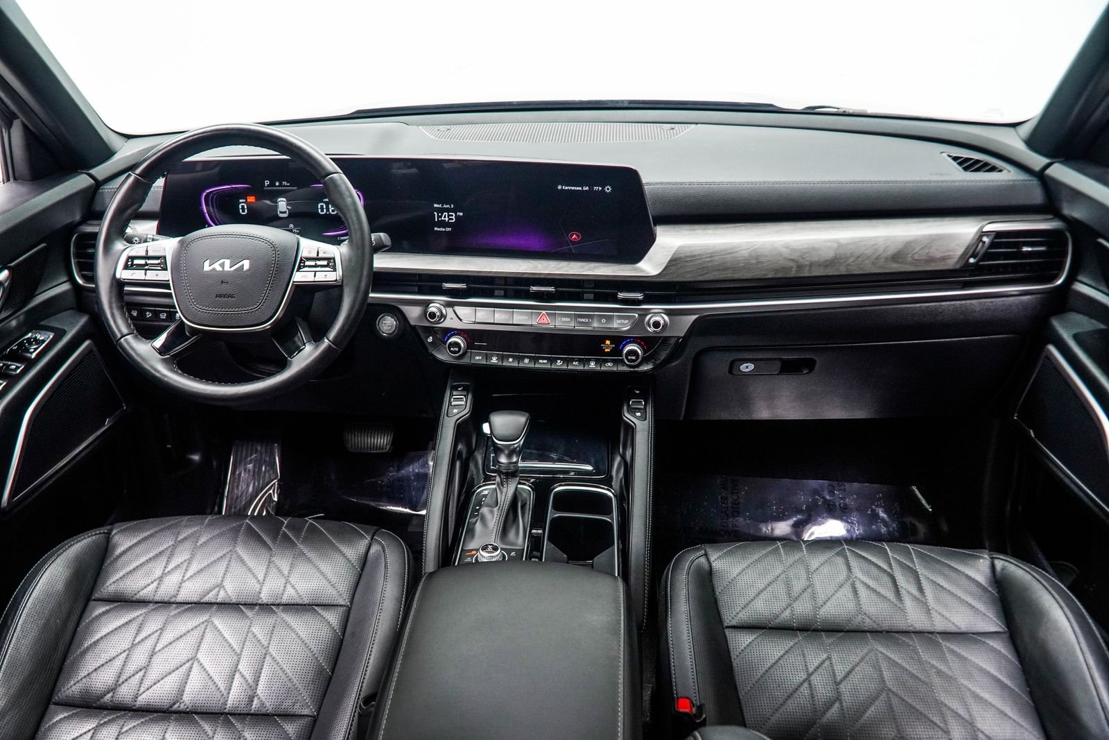 Used 2025 Black Kia EX X-Line image 5