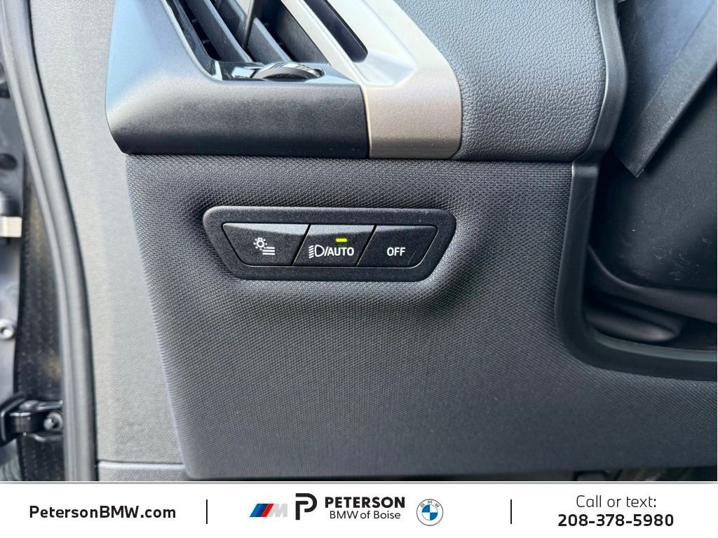 Used 2024 Gray BMW xDrive50 image 35