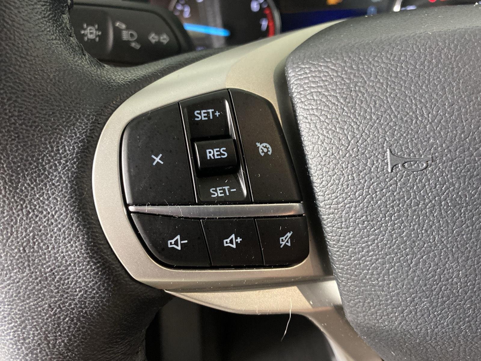 Used 2023 Iconic Silver Ford XLT image 18