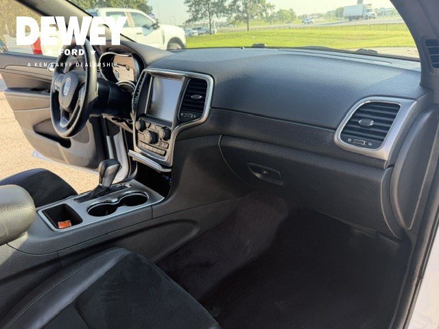 Used 2017 Bright White Clearcoat Jeep Altitude image 35