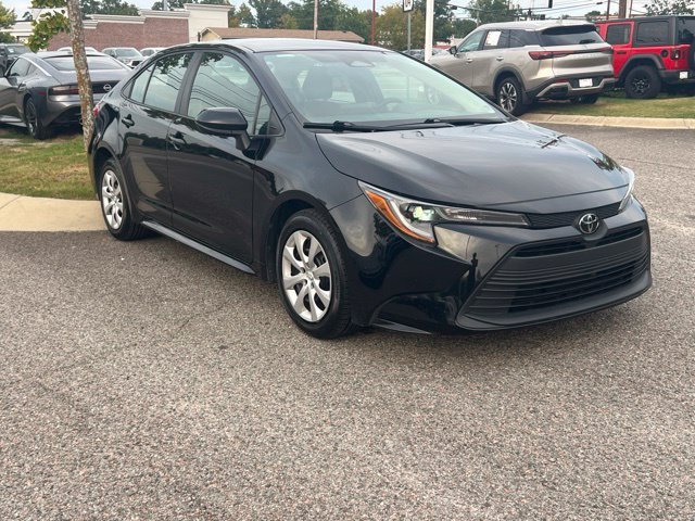 Used 2025 Midnight Black Metallic Toyota LE image 19