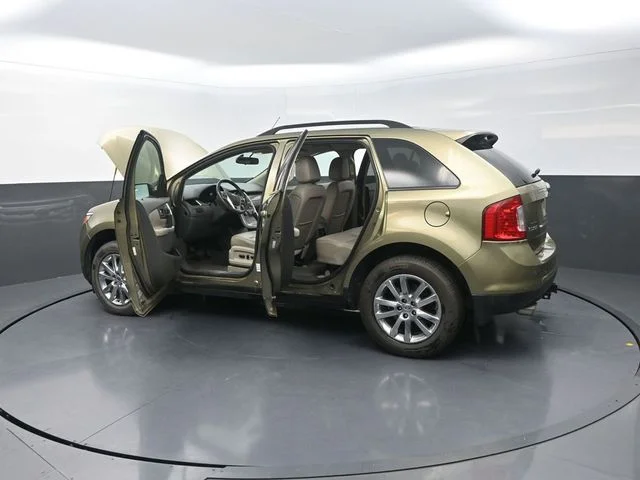 Used 2013  Ford SEL image 43
