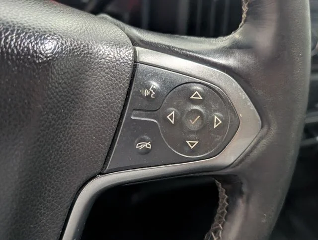Used 2018 White Chevrolet LT image 32