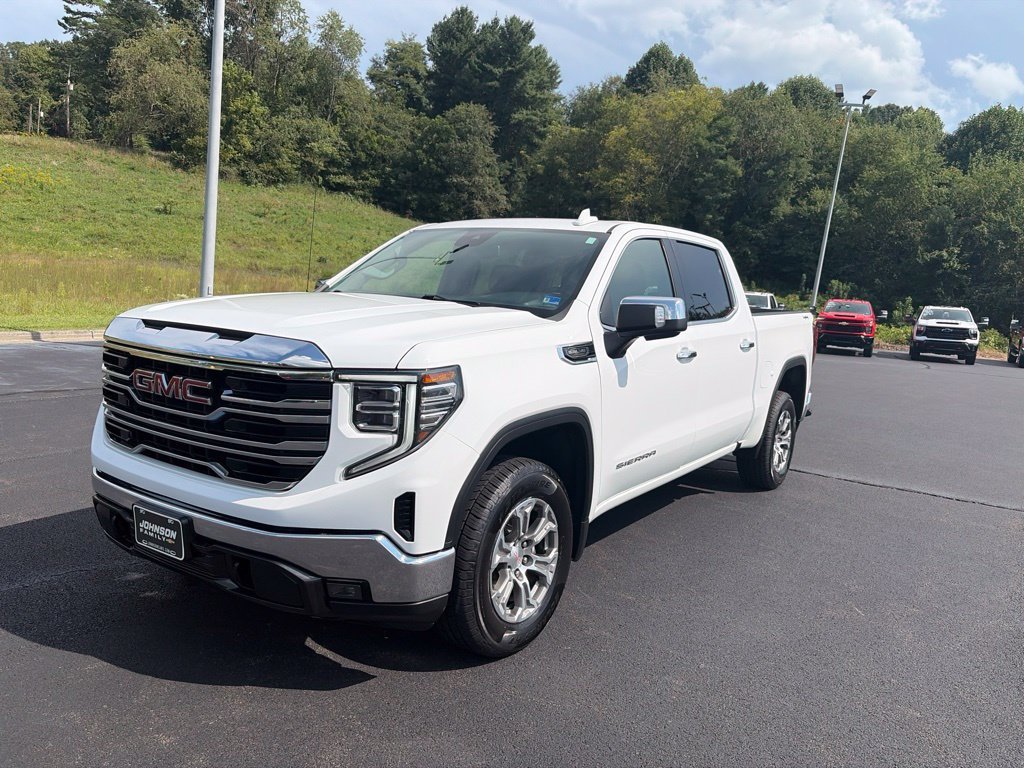 Used 2025 Summit White GMC SLT image 5