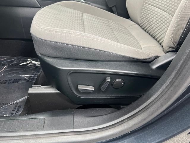 Used 2022 Blue Ford SE image 14