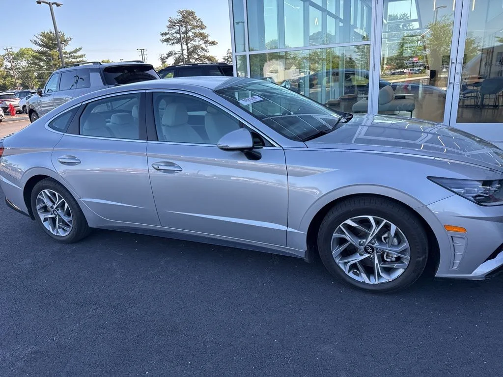 2023 Hyundai Sonata SEL's photo
