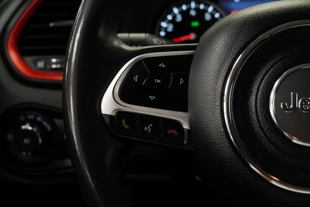 Used 2023 White Jeep Trailhawk image 37