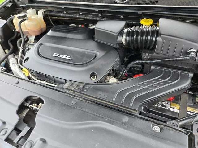 Used 2017 Gray Chrysler Limited image 23