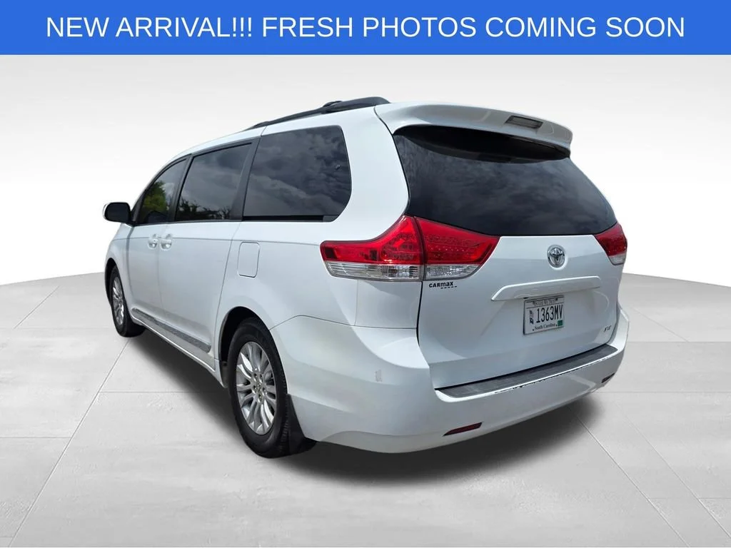 Used 2011  Toyota XLE AAS image 6