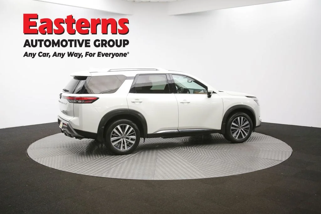 Used 2022 White Nissan Platinum image 47