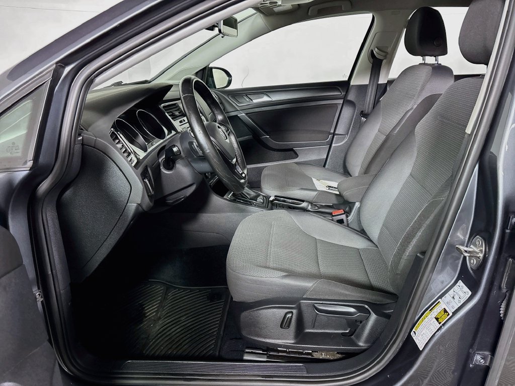 Used 2018 Gray Volkswagen S image 11