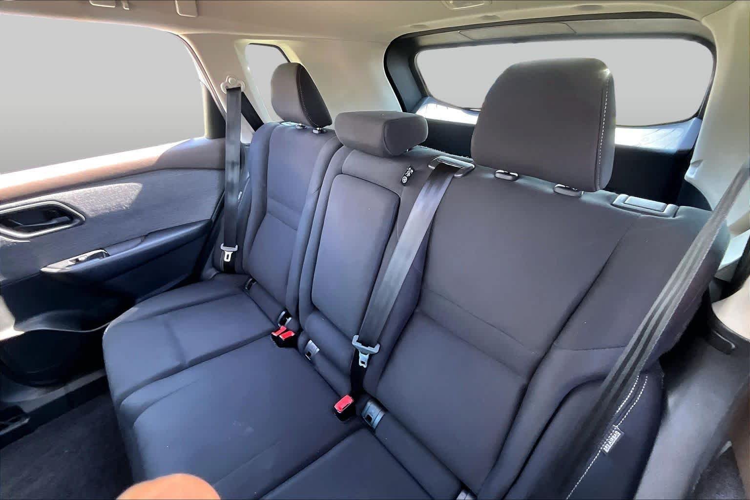 Used 2023 Glacier White Nissan S image 16