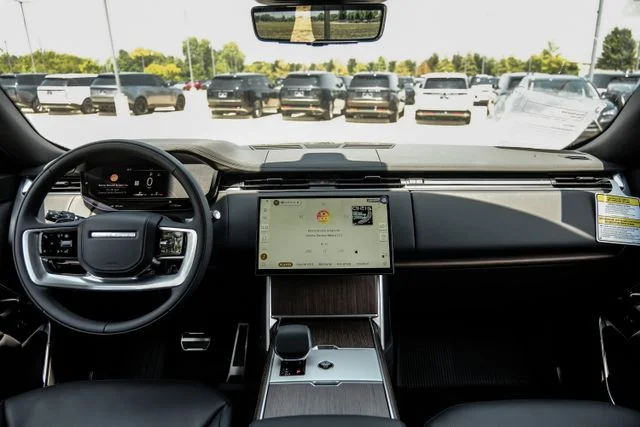 2026 Land Rover Range Rover SE - Photo 17