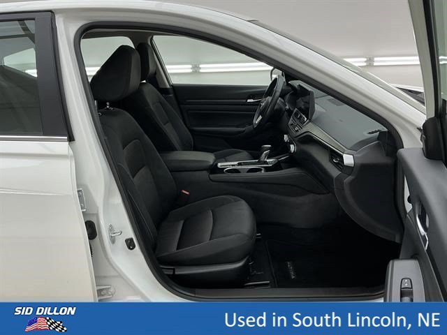 Used 2024 Pearl White Tricoat Nissan 2.5 SV image 27