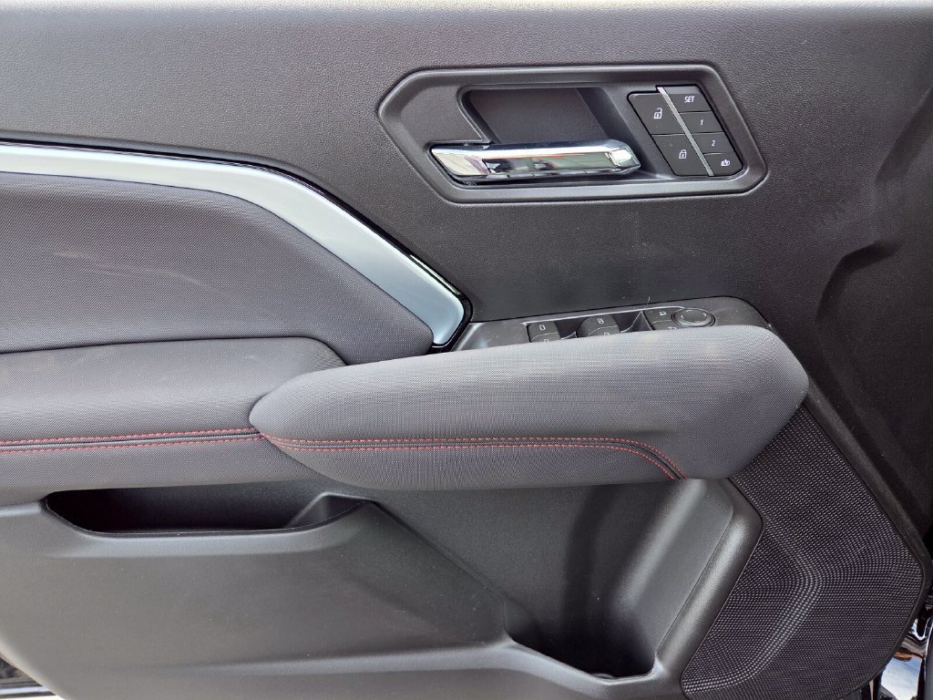 2026 Chevrolet Colorado Z71 - Photo 9