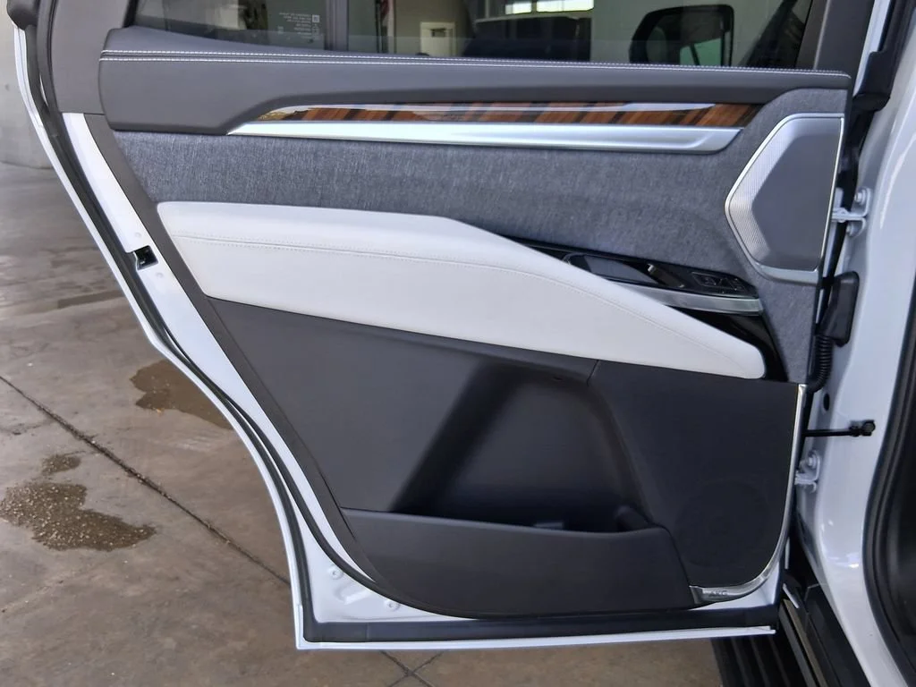 New 2026 Vibrant White Tricoat Cadillac Platinum Sport image 24