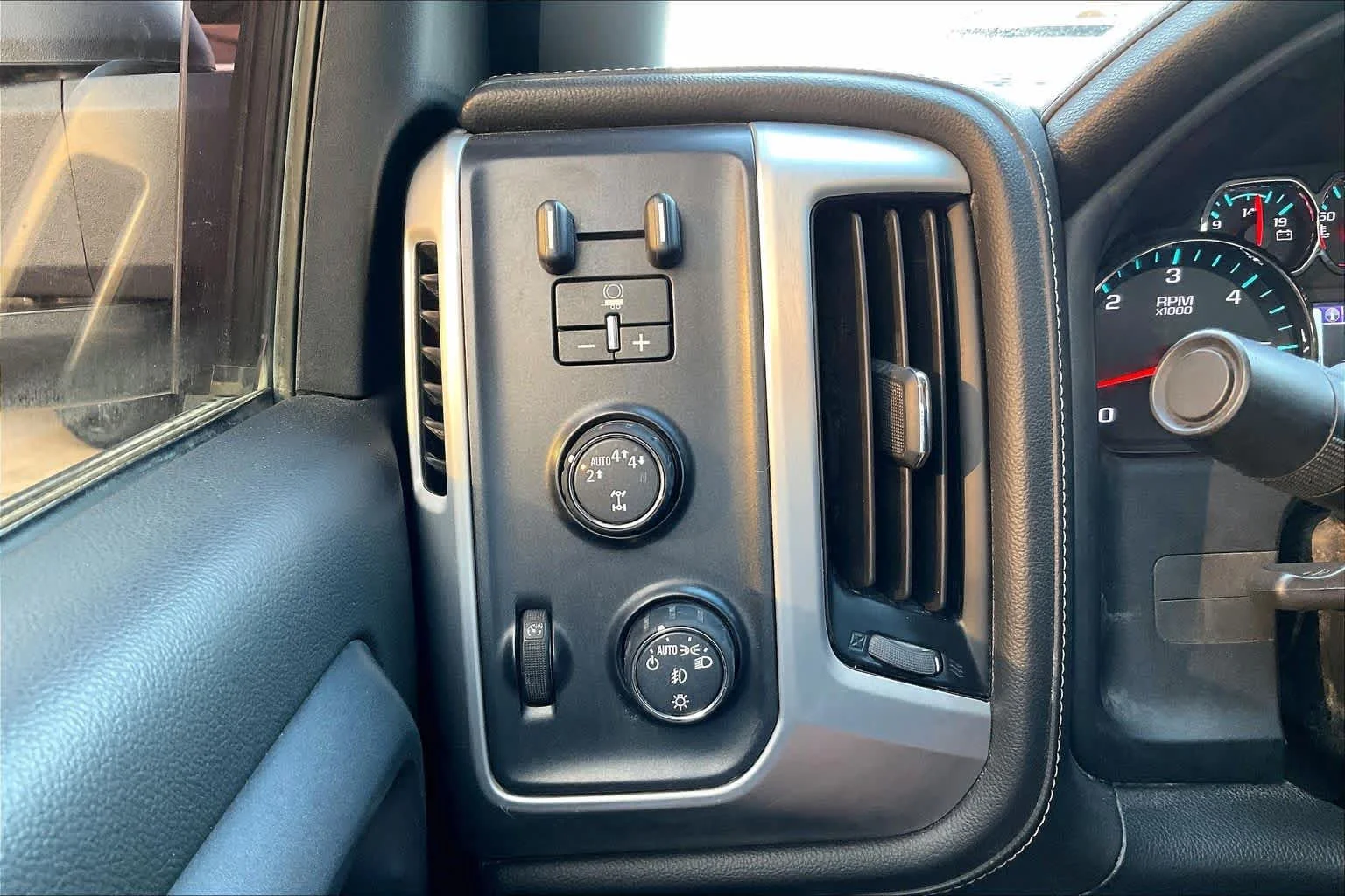Used 2019 Stone Blue Metallic GMC SLE image 32